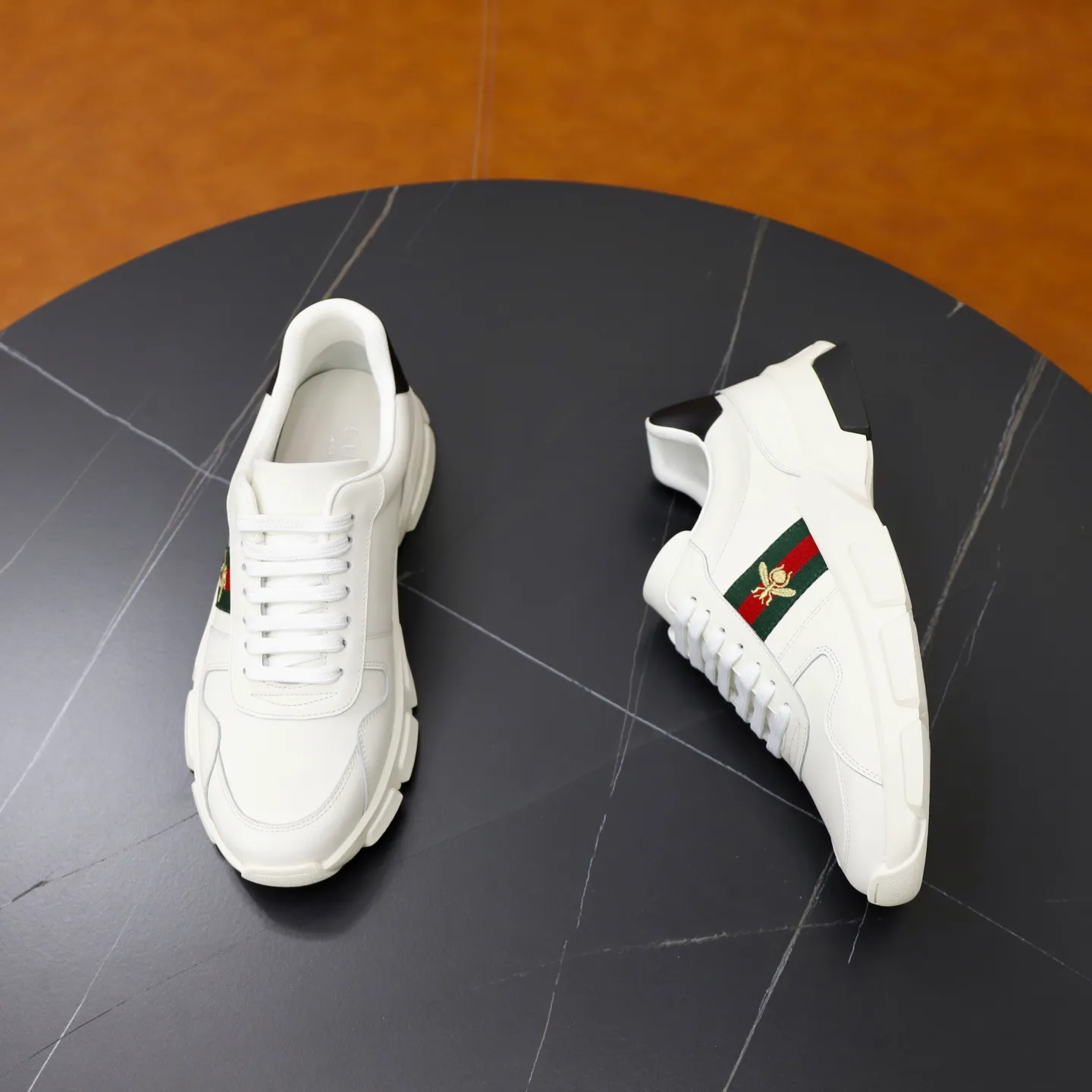 Ex-factory price: 540💰💰🙅‍♂️🙅‍♂️🙅‍♂️ Brand: GUCCI Standard code: 38-44 (45 customized) Grade: Same as the official website Material: Cowhide stitching Comfortable and breathable sheepskin lining Lightweight and wear-resistant sports outsole Style category: Men's fashionable casual shoes Running sports shoes Distinguished luxury brand elements Top luxury color: actual picture color